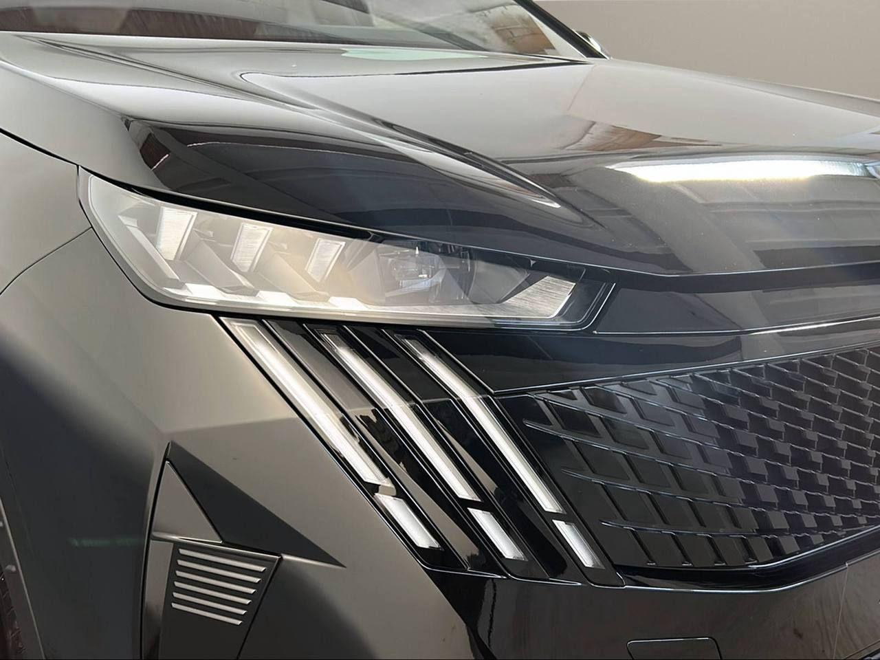 PEUGEOT 3008 Hybrid 145 e-DCS6 GT - 34