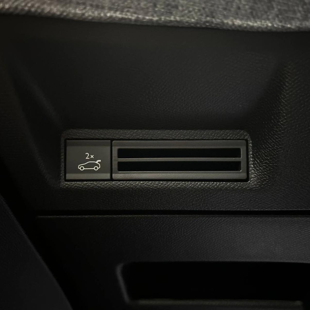 PEUGEOT 3008 Hybrid 145 e-DCS6 GT - 30