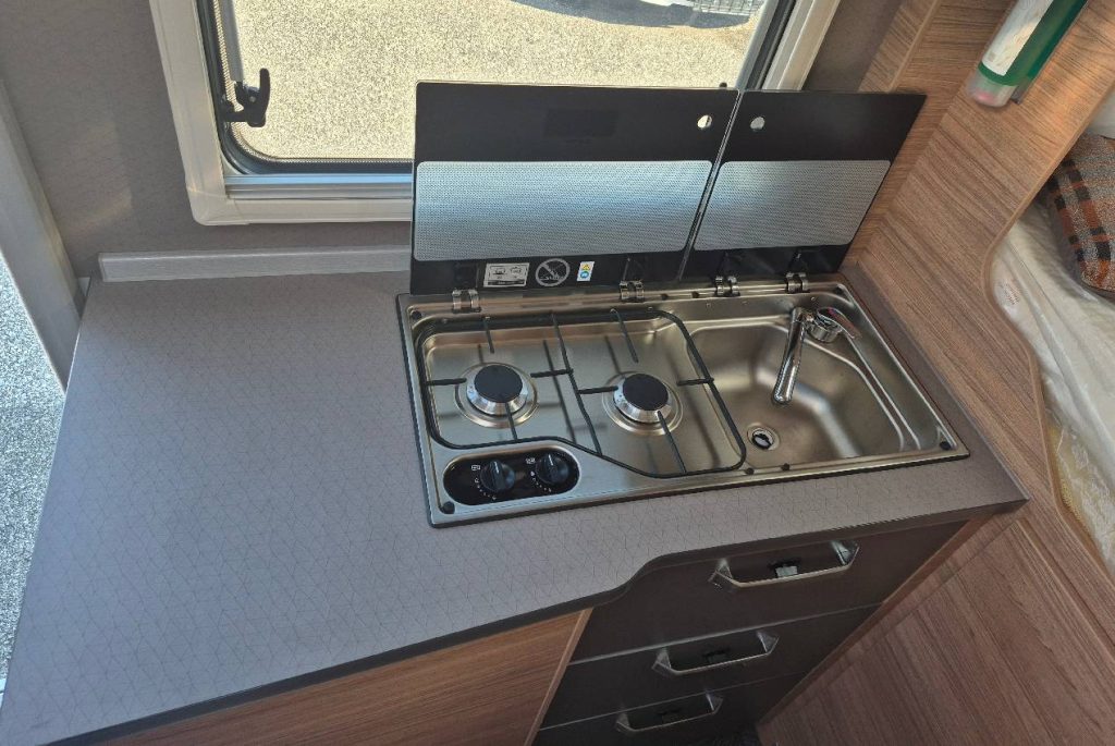 X-Cursion Van 500MQ Edition