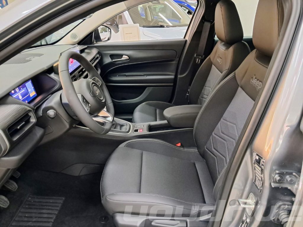 JEEP Avenger / 1.2 Turbo 100 CV Altitude KM0 - 8