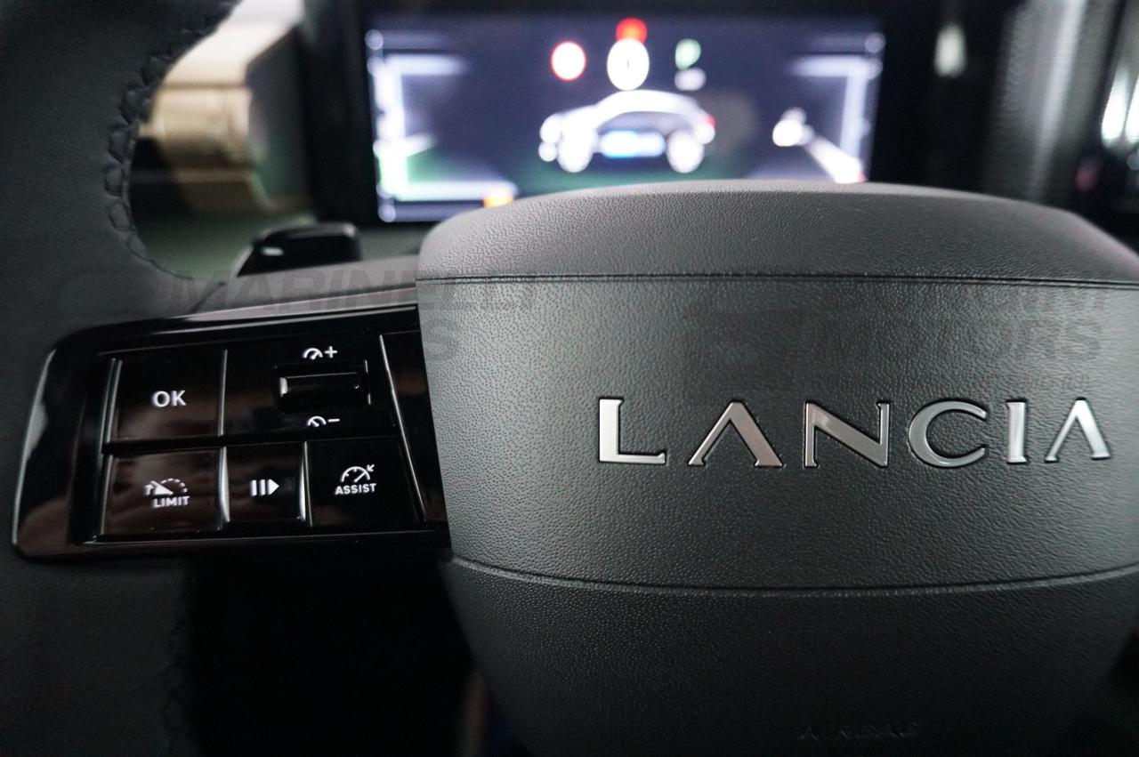 LANCIA Ypsilon 1.2 MHEV E-DCT - 21