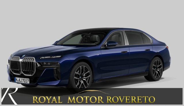 BMW 740 Blu metallizzato