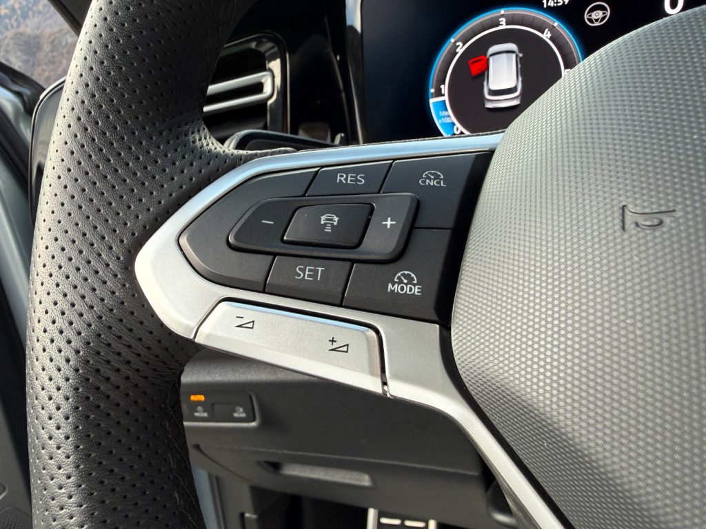 VOLKSWAGEN Tiguan 2.0 TDI DSG 4MOTION R-Line Plus Pano GANCIO DCC 20 - 12