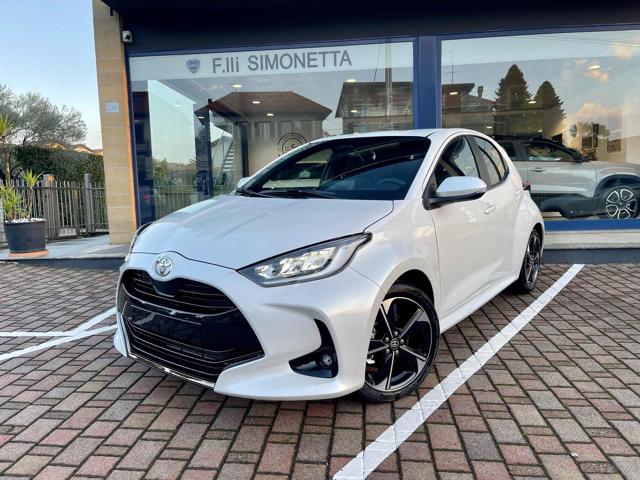 TOYOTA Yaris Bianco perlato