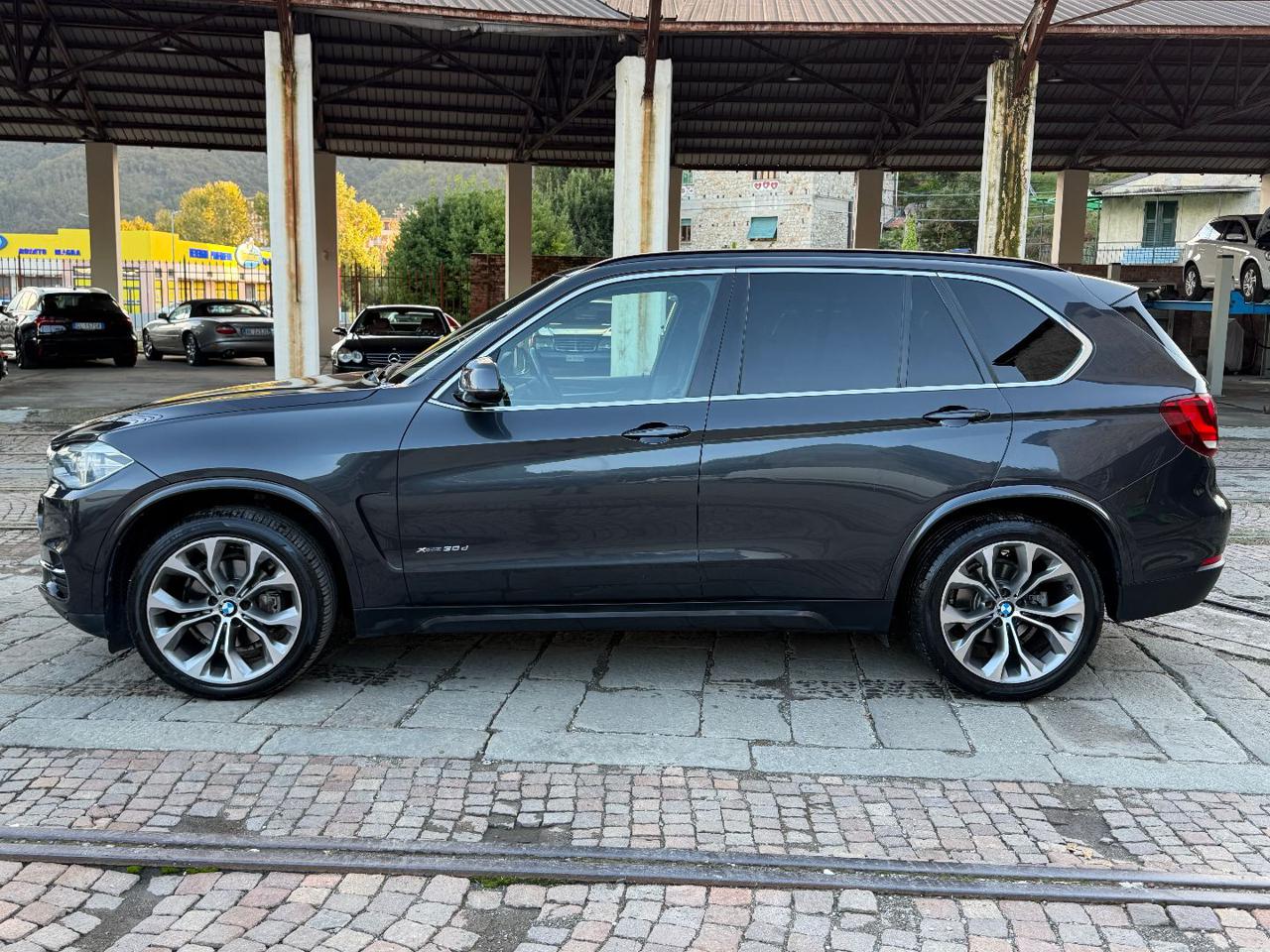 BMW X5 xDrive30d 258CV Luxury - 4