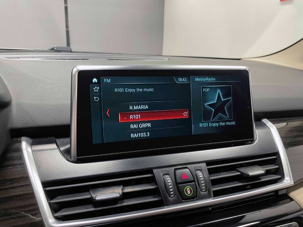 BMW 218 D ACTIVE TOURER LUXURY AUTO - 23