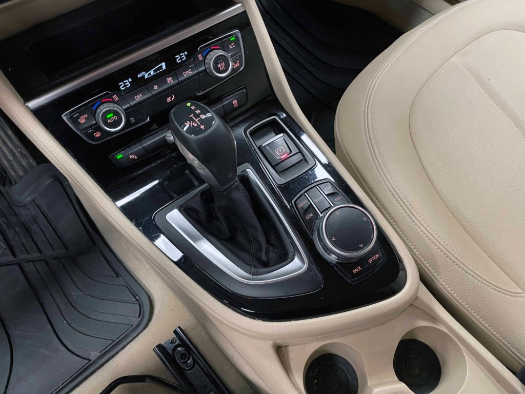 BMW 218 D ACTIVE TOURER LUXURY AUTO - 27