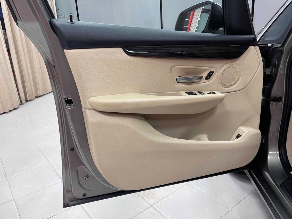 BMW 218 D ACTIVE TOURER LUXURY AUTO - 40