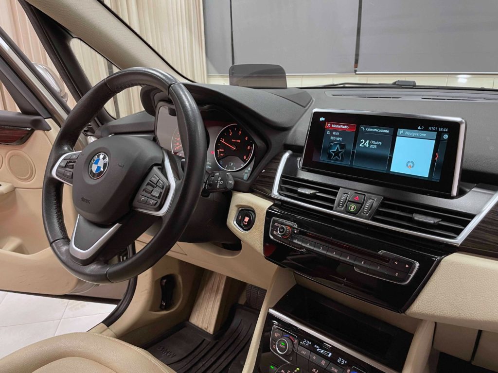 BMW 218 D ACTIVE TOURER LUXURY AUTO - 44