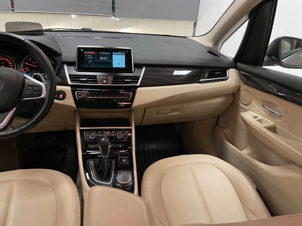 BMW 218 D ACTIVE TOURER LUXURY AUTO - 48