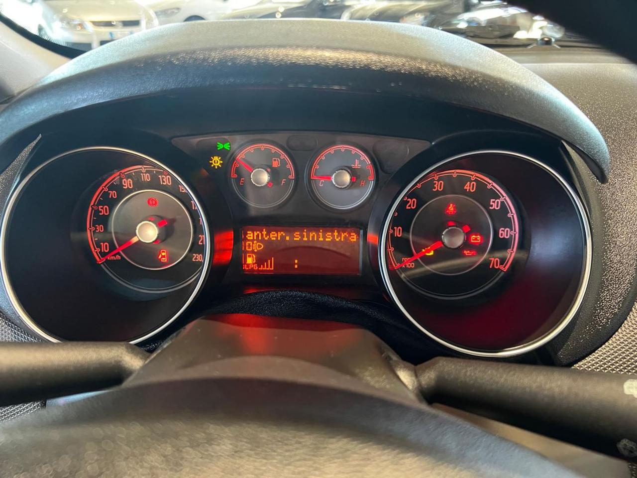 FIAT Punto 1.4 8V 5 porte Easypower Street - 9