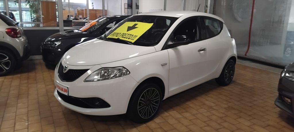 LANCIA Ypsilon 1.2 69 CV 5 porte Gold - 3