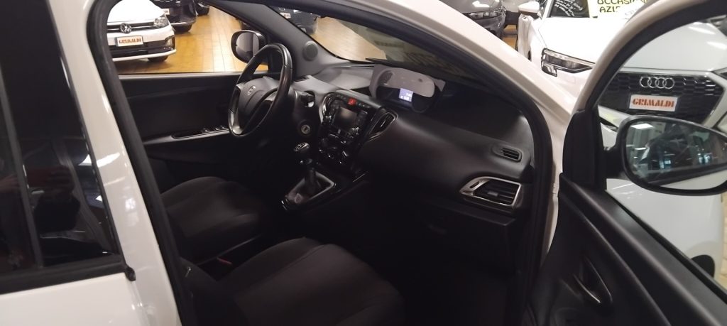 LANCIA Ypsilon 1.2 69 CV 5 porte Gold - 12