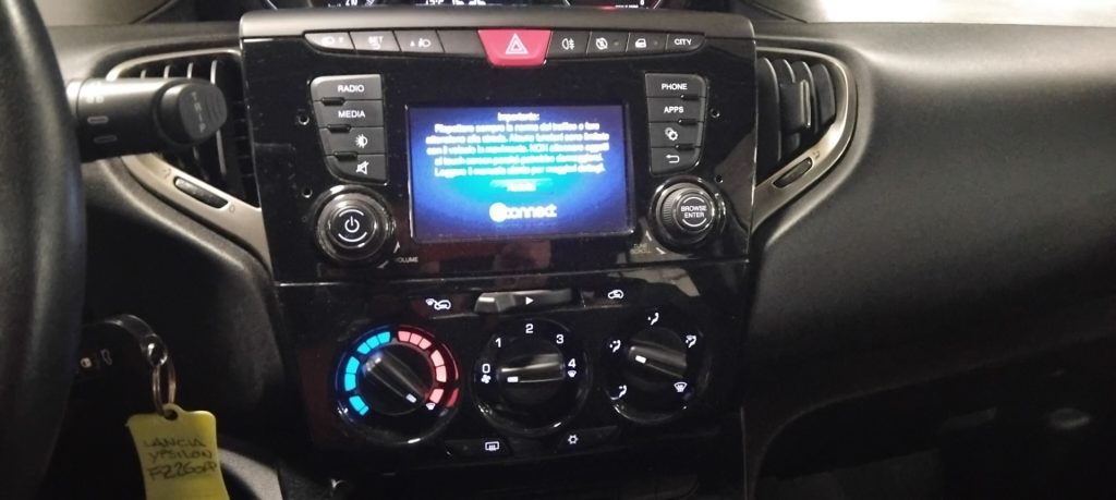 LANCIA Ypsilon 1.2 69 CV 5 porte Gold - 18