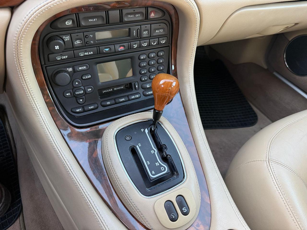 JAGUAR XJ 3.2 cat Executive  ISCRITTA ASI - 15