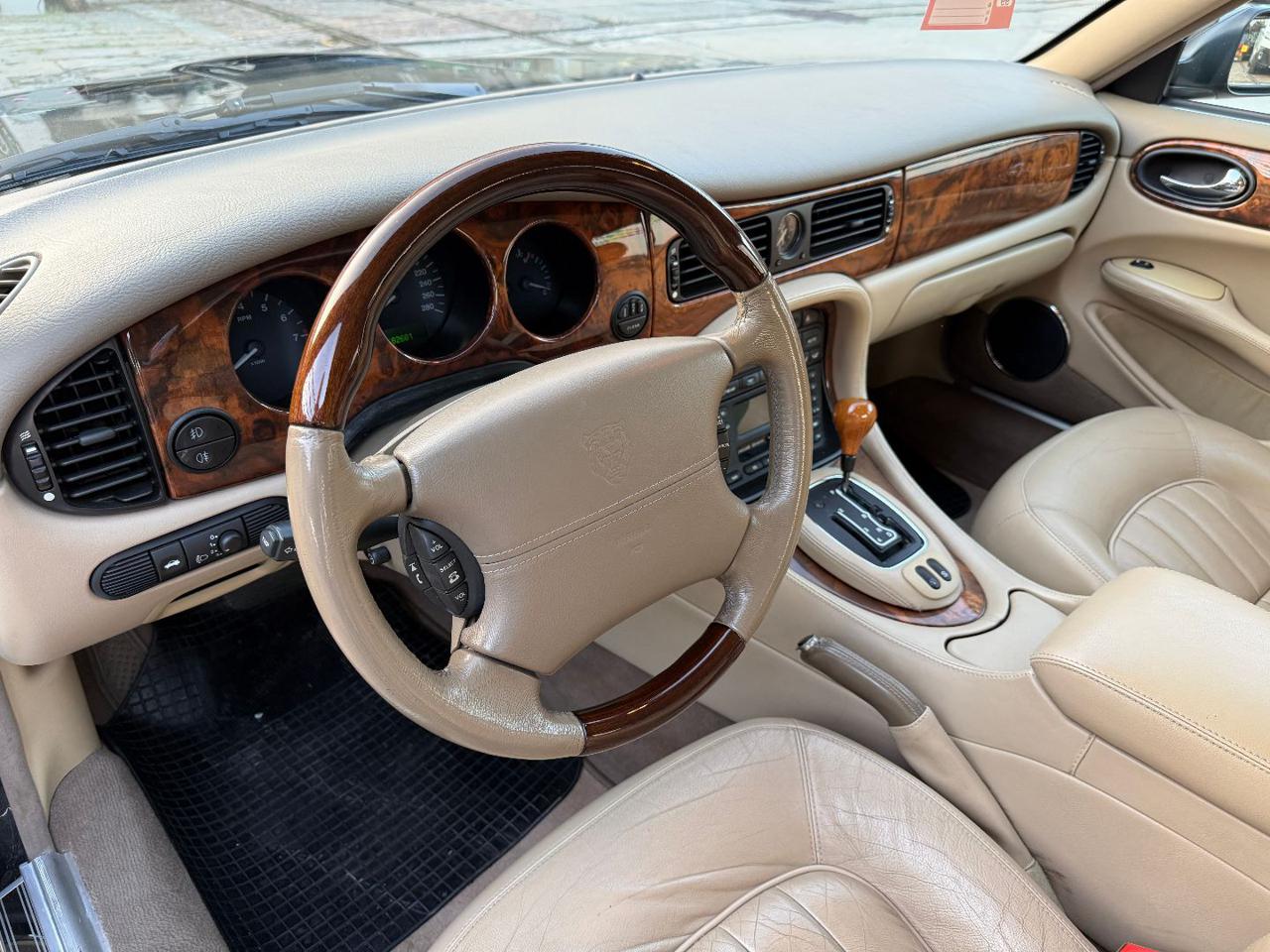 JAGUAR XJ 3.2 cat Executive  ISCRITTA ASI - 14