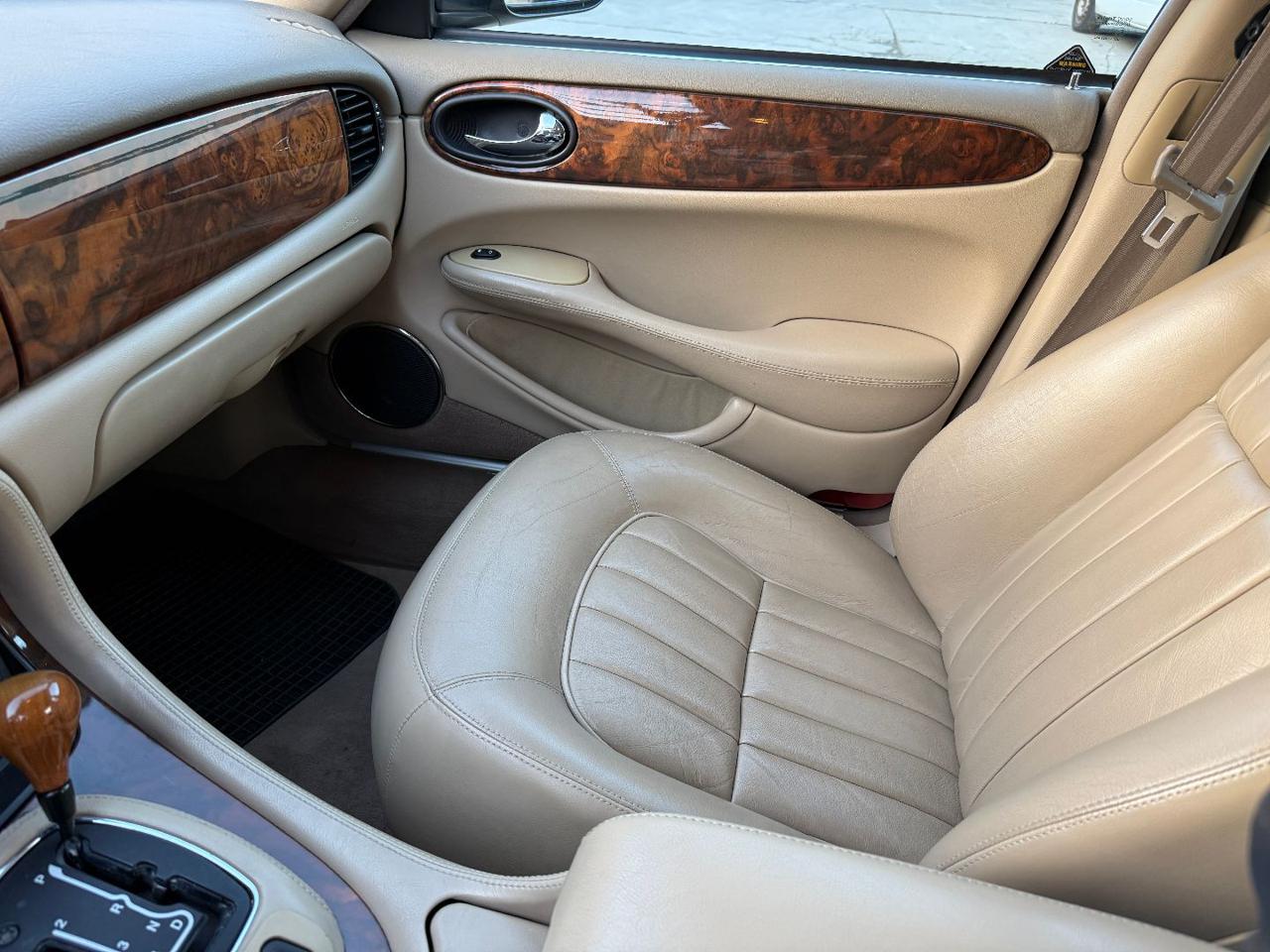 JAGUAR XJ 3.2 cat Executive  ISCRITTA ASI - 17