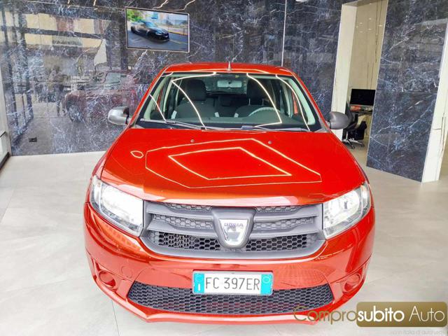 DACIA Sandero Rouge Pastel