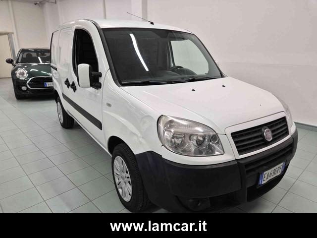FIAT Doblo Bianco pastello