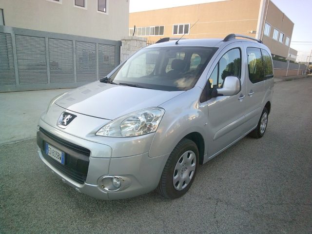 PEUGEOT Partner Argento metallizzato