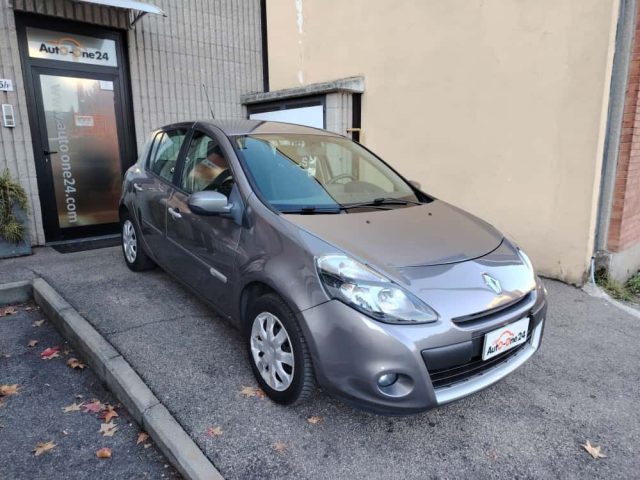 RENAULT Clio Grigio metallizzato