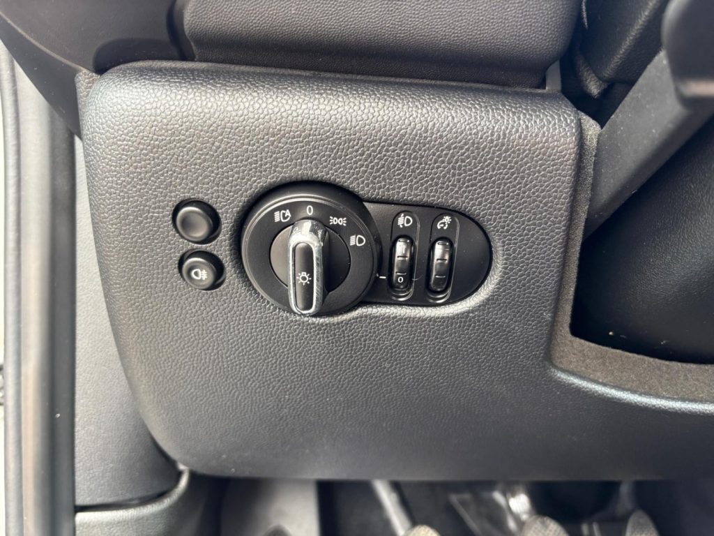 MINI Cooper Classic  Trim - 23