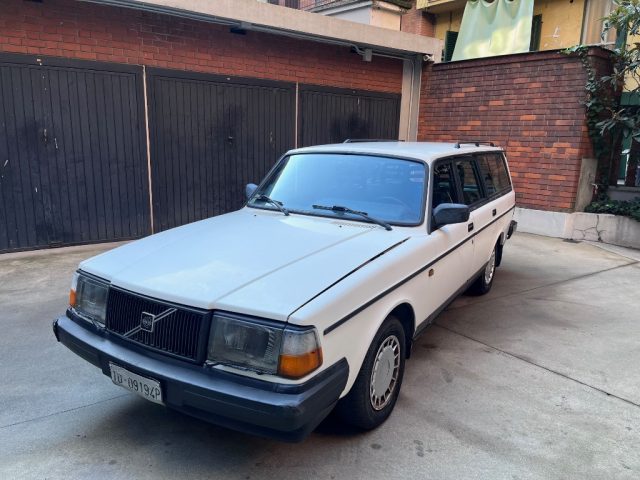 VOLVO 240 Bianco pastello