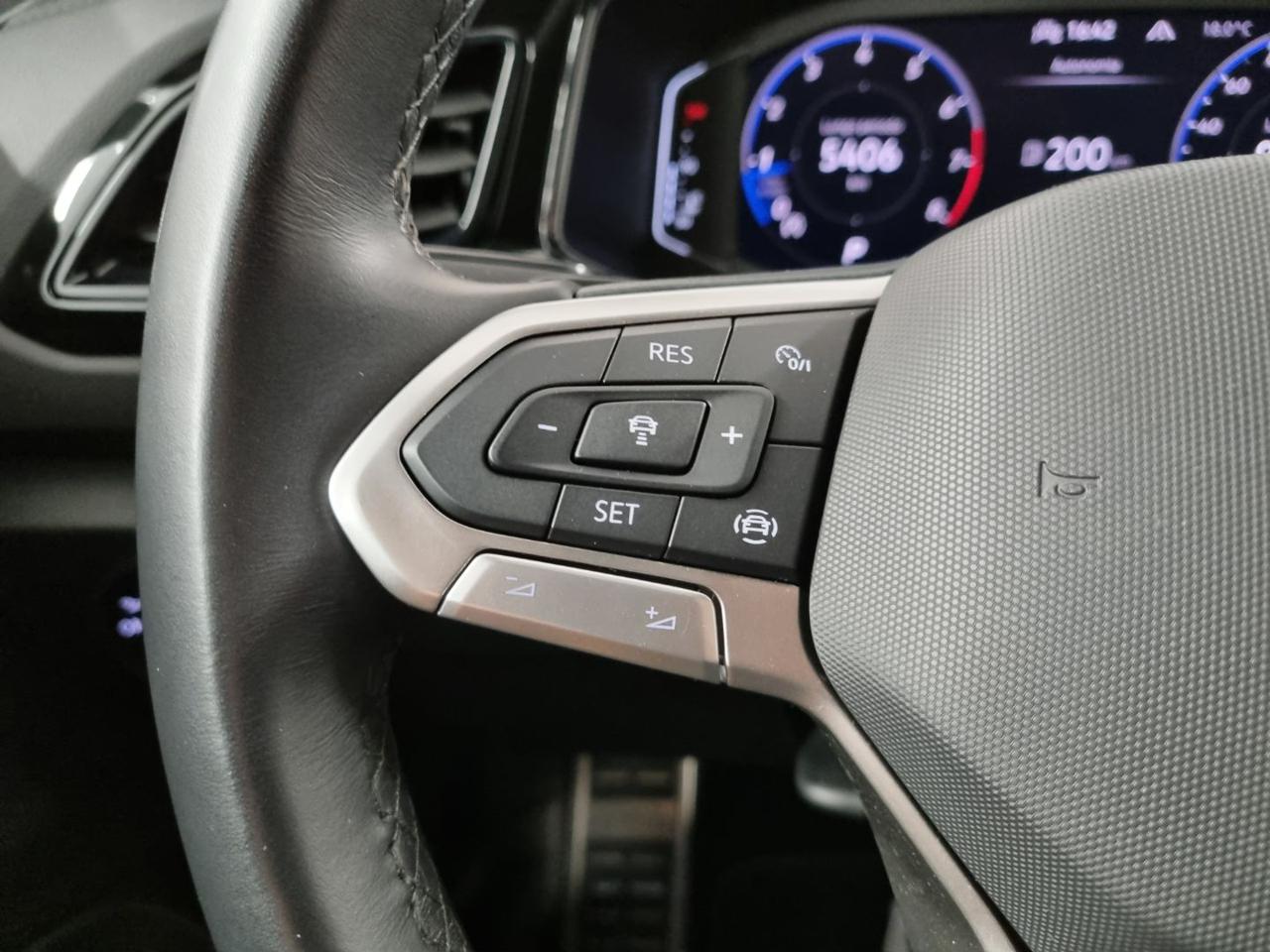 VOLKSWAGEN T-Roc R-LINE 2.0 TSI DSG 4MOTION BlueMotion Technology - 25