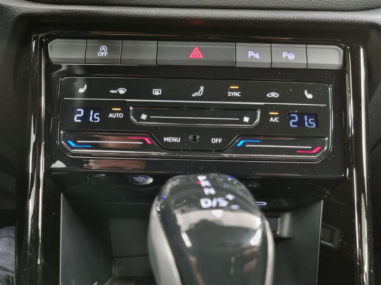 VOLKSWAGEN T-Roc R-LINE 2.0 TSI DSG 4MOTION BlueMotion Technology - 21