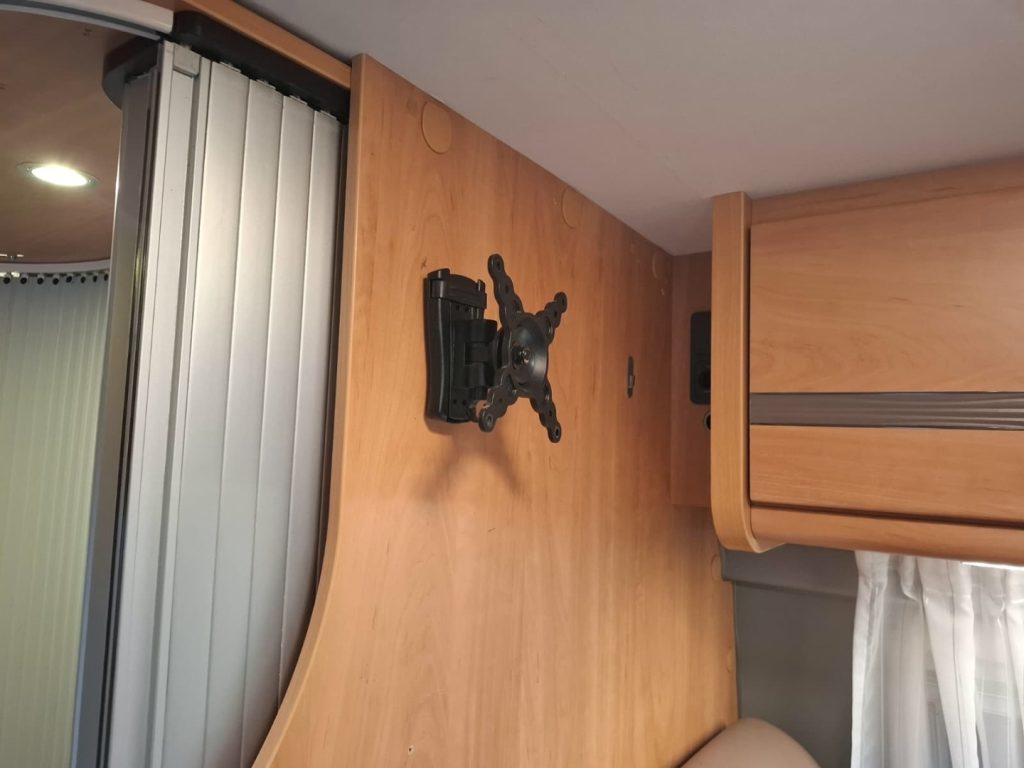 ROADCRUISER LETTI GEMELLI DOCCIA CENTRALE