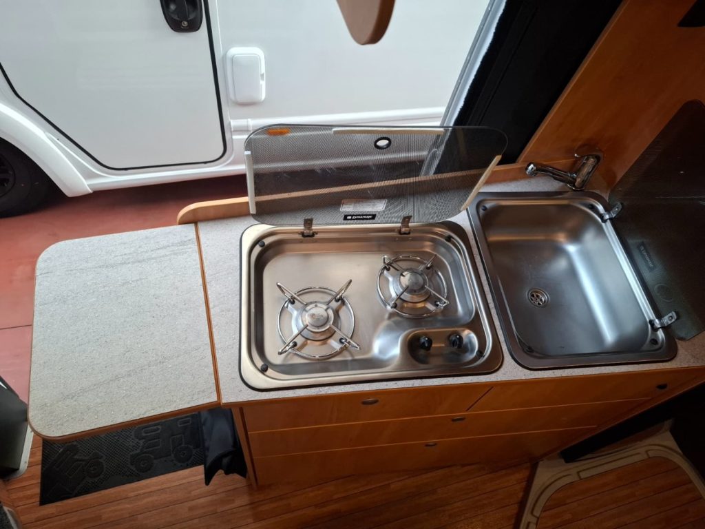 ROADCRUISER LETTI GEMELLI DOCCIA CENTRALE