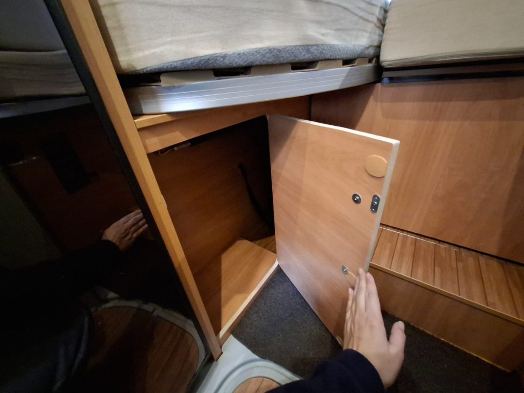 ROADCRUISER LETTI GEMELLI DOCCIA CENTRALE