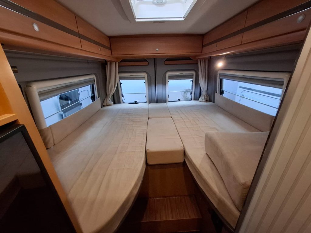 ROADCRUISER LETTI GEMELLI DOCCIA CENTRALE