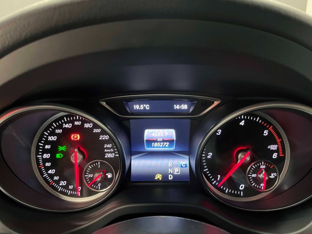 MERCEDES-BENZ CLA 180 SHOOTING BRAKE D AUTO FL - 19