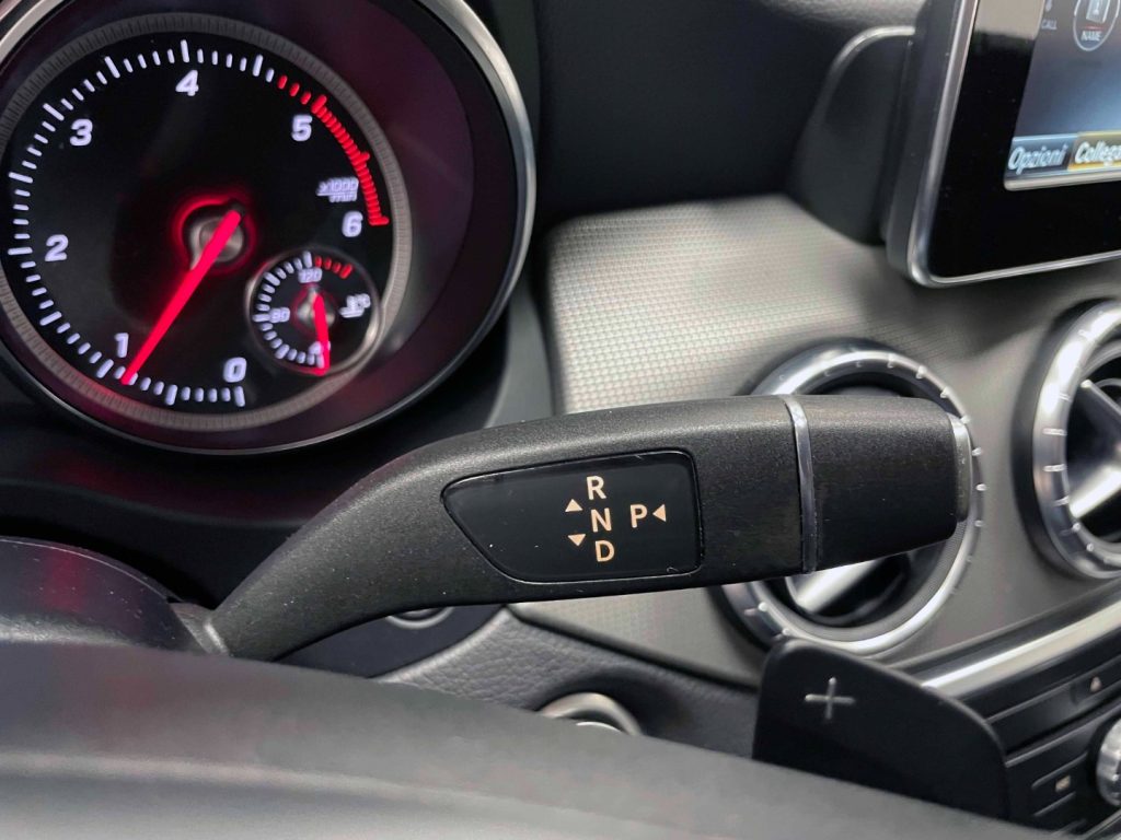 MERCEDES-BENZ CLA 180 SHOOTING BRAKE D AUTO FL - 28