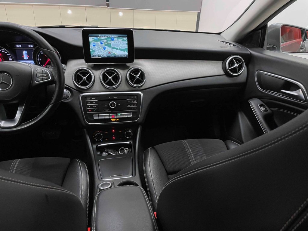 MERCEDES-BENZ CLA 180 SHOOTING BRAKE D AUTO FL - 52