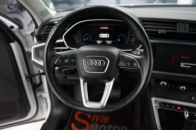 AUDI Q3 33