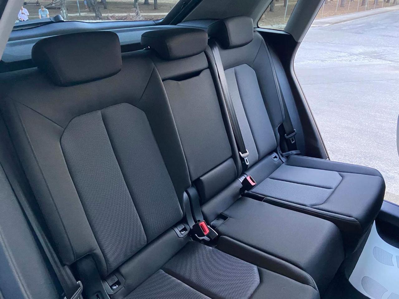 AUDI Q3 35 2.0 TDI S tronic Business Advanced COCKPIT - 24