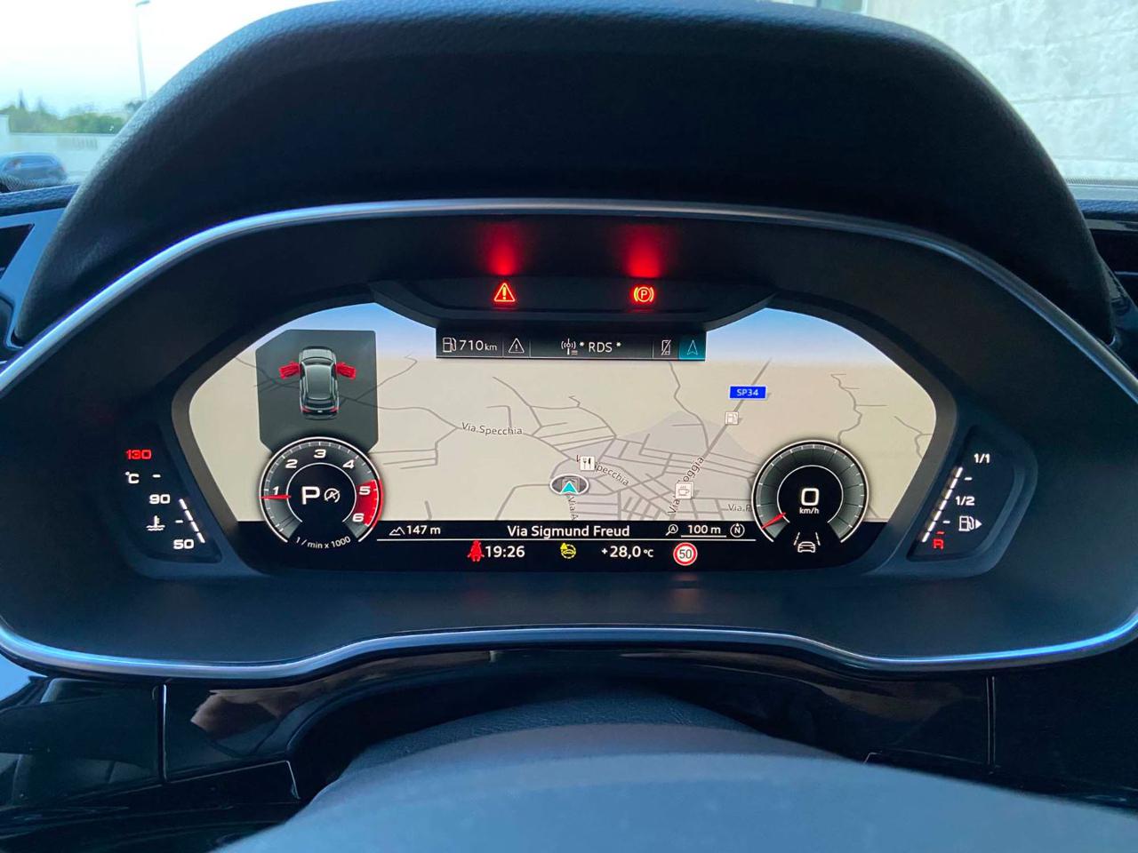 AUDI Q3 35 2.0 TDI S tronic Business Advanced COCKPIT - 13