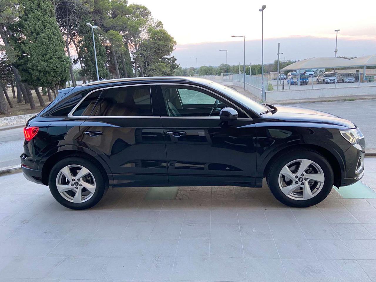 AUDI Q3 35 2.0 TDI S tronic Business Advanced COCKPIT - 4