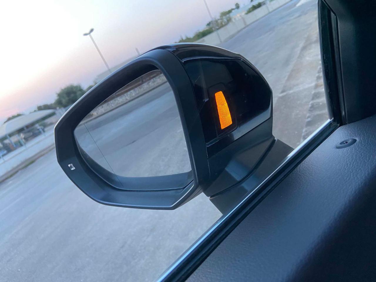 AUDI Q3 35 2.0 TDI S tronic Business Advanced COCKPIT - 22