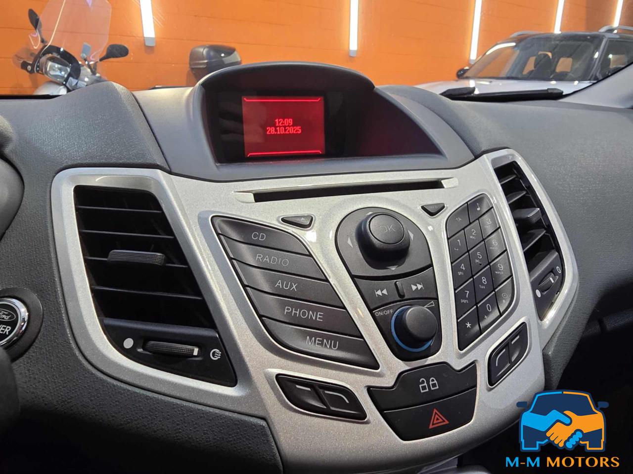 FORD Fiesta + 1.6 TDCi 95CV 5 porte - 14