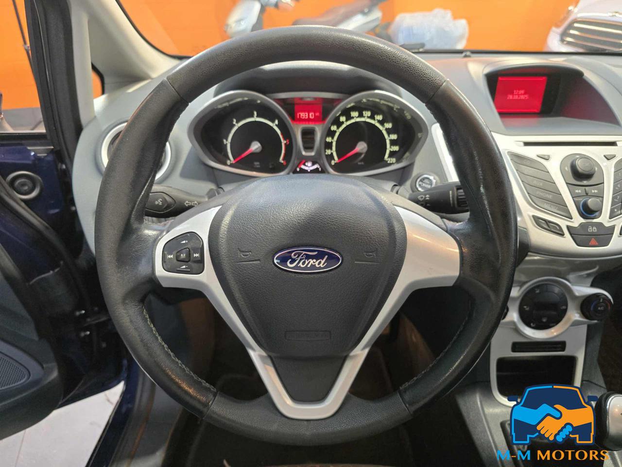 FORD Fiesta + 1.6 TDCi 95CV 5 porte - 11