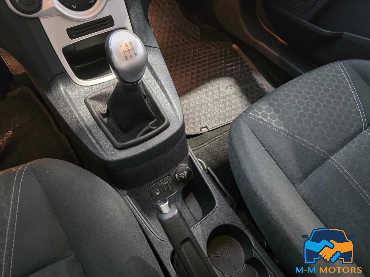 FORD Fiesta + 1.6 TDCi 95CV 5 porte - 16