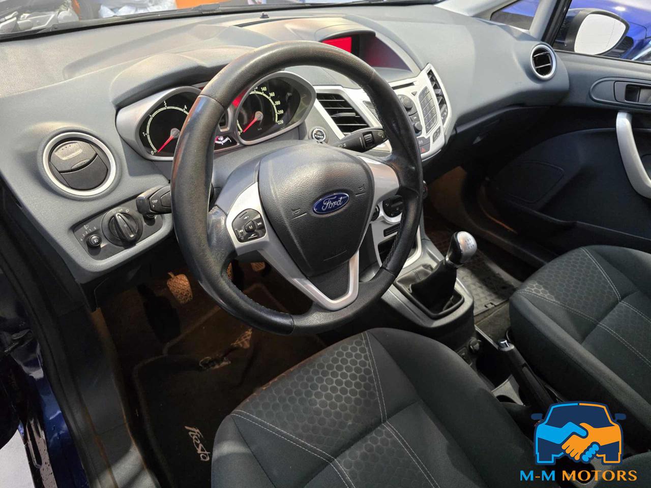 FORD Fiesta + 1.6 TDCi 95CV 5 porte - 10