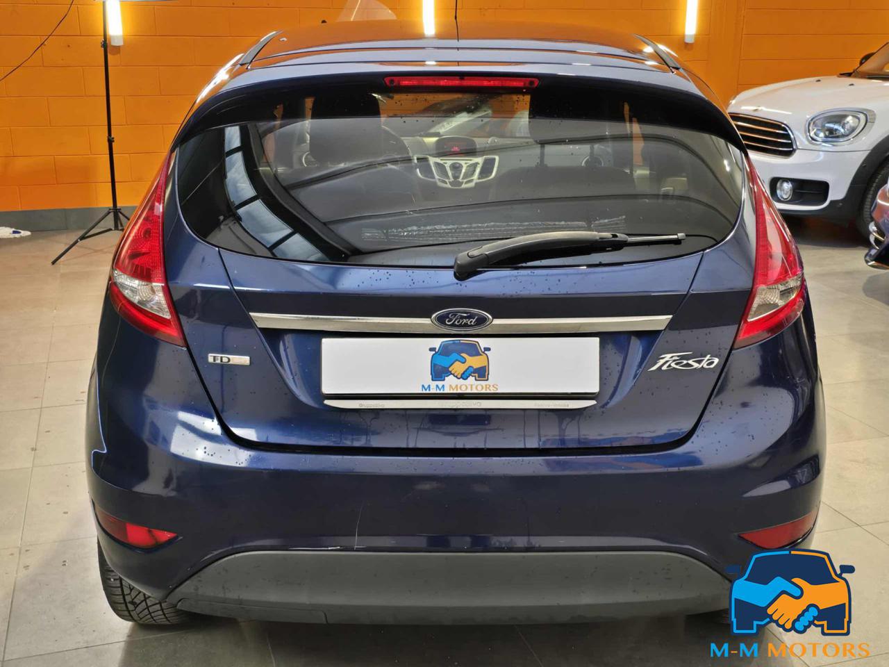 FORD Fiesta + 1.6 TDCi 95CV 5 porte - 8