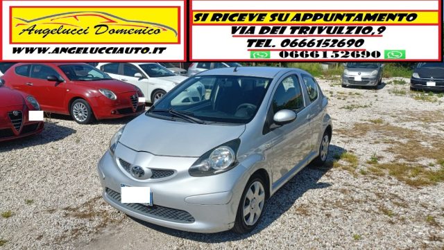 TOYOTA Aygo Argento metallizzato