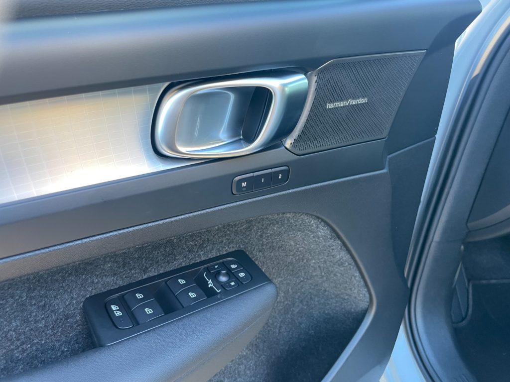 VOLVO XC40 B3 automatico BLACK EDITION KM0 PREZZO REALE - 13