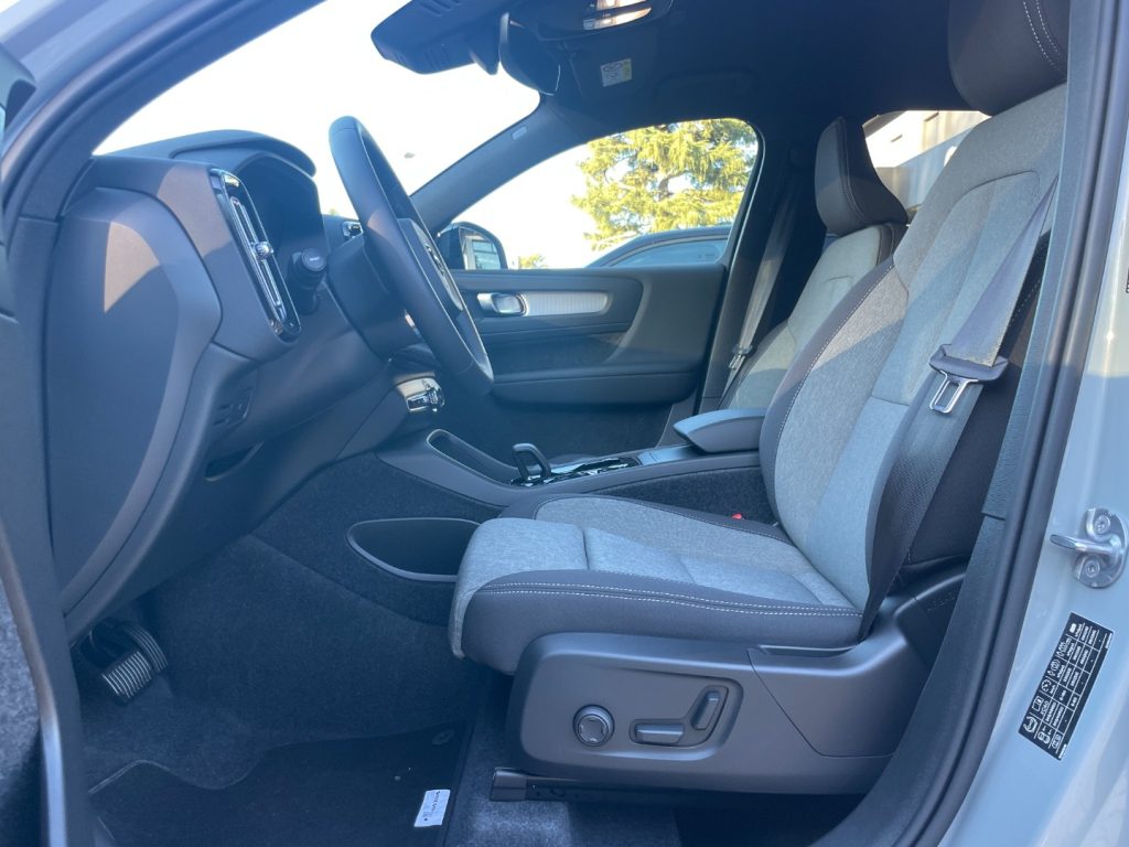 VOLVO XC40 B3 automatico BLACK EDITION KM0 PREZZO REALE - 14