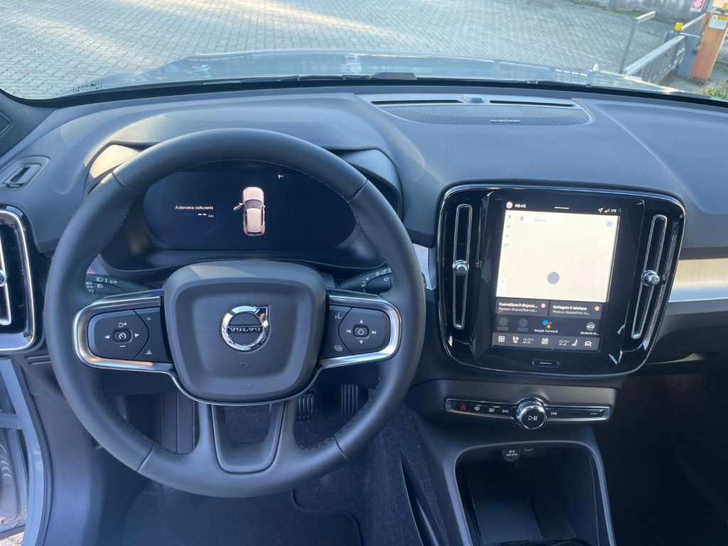 VOLVO XC40 B3 automatico BLACK EDITION KM0 PREZZO REALE - 15